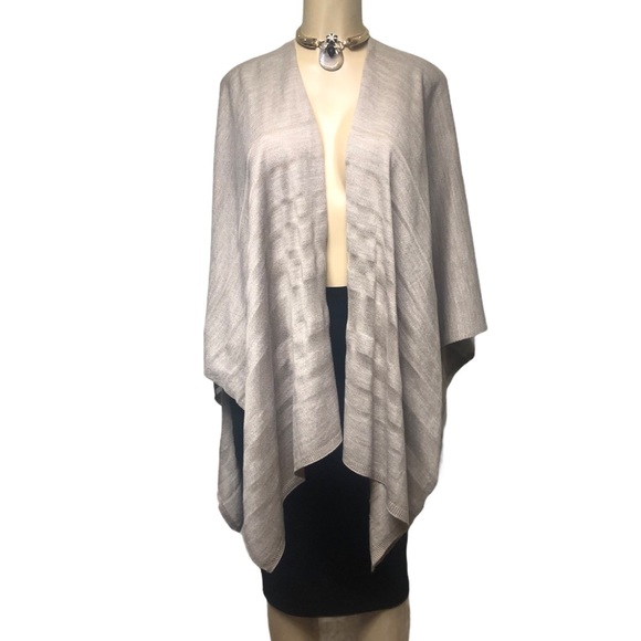 Calvin Klein - Picture 2 of 2